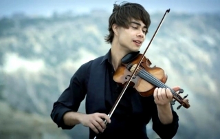 Alexander Rybak plays violin
