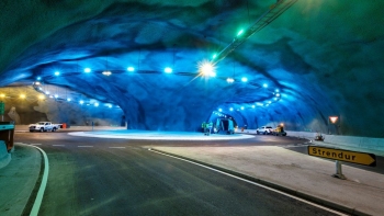 image of the underwater roundabout