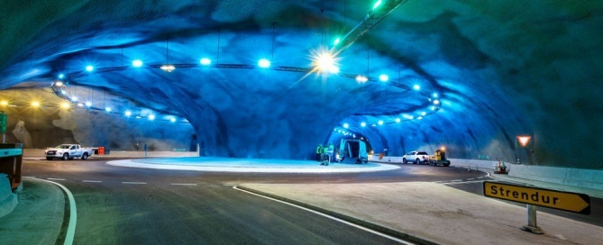 image of the underwater roundabout