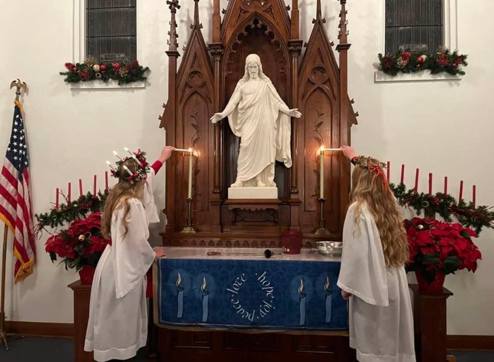 Emily-Paulson-and-Hanna-Paulson